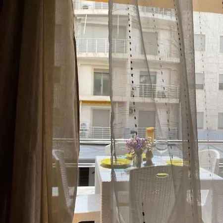 Sofia 1 *
